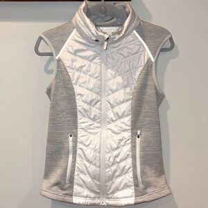 Zella Zelfusion Water Repellent Quilted Vest w/Hood Size Medium White/Gray